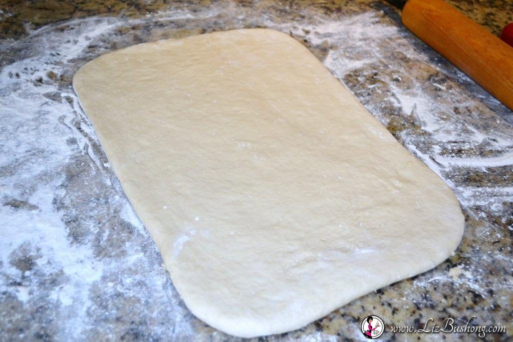 Swedish Tea Ring| rolling into rectangle for filling www.lizbushong.com