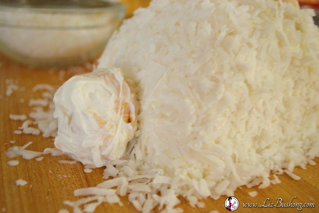 Easter Bunny Cake- cream puff tail-www.lizbushong.com