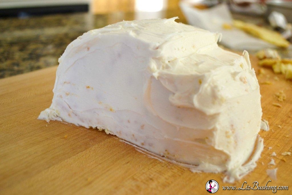 Easter Bunny Cake- frosting cake-www.lizbushong.com