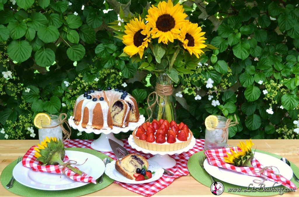 How to Set a Berry Dessert Tablescape www.lizbushong.com