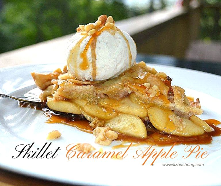 How to Make Skillet Caramel Apple Pie. lizbushong.com