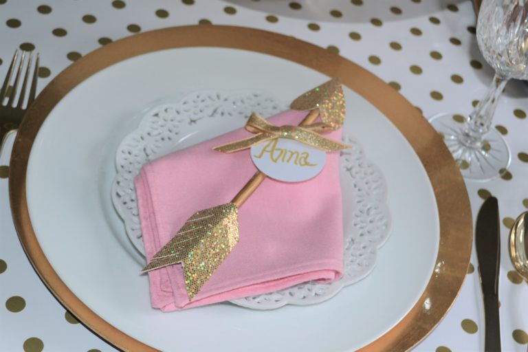 Arrow Dart Napkin Fold-with arrow placecard-lizbushong.com