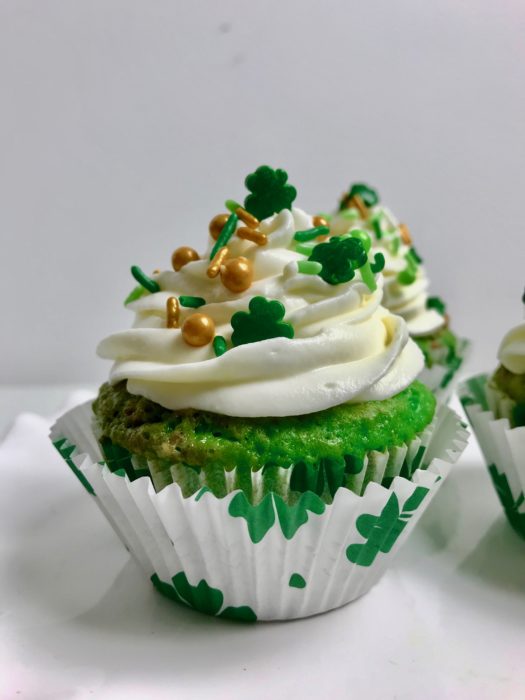 Pistachio Swirl Cupcake Lizbushong.com