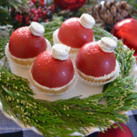 Candy Ornament Cupcakes Wreath lizbushong.com