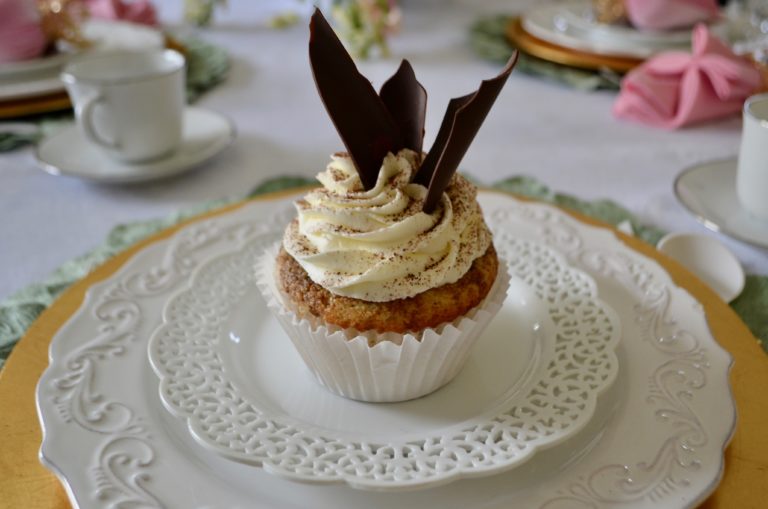 How to Make Tiramisu Cupcakes. lizbushong.com