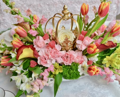 Crown Centerpiece lizbushong.com