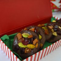 how to make stained glass dark chocolate candies lizbushong.com