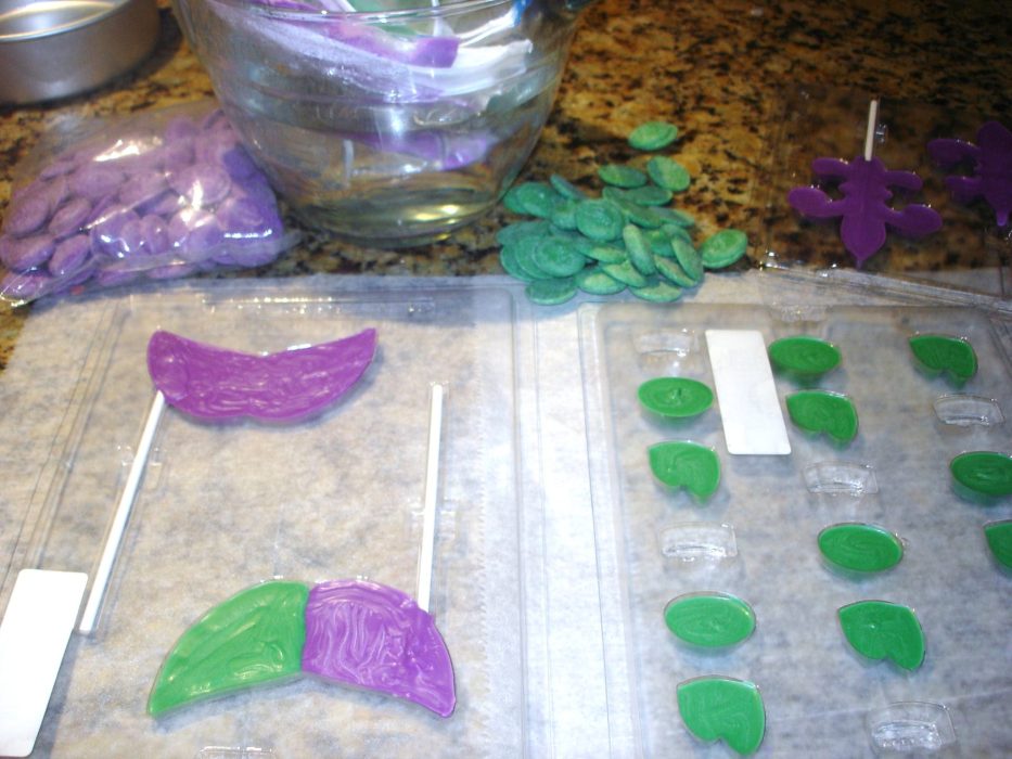 How to make Mardi Gras Candies for cake lizbushong.com
