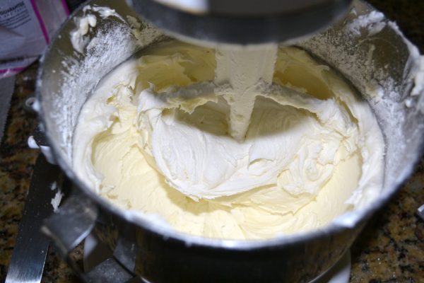 How to make Valentine Cupid cupcakes lizbushong.com