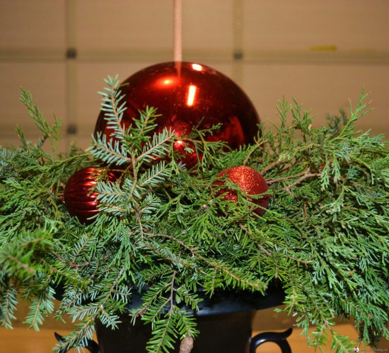 How to Make Ornament topiaries lizbushong.com