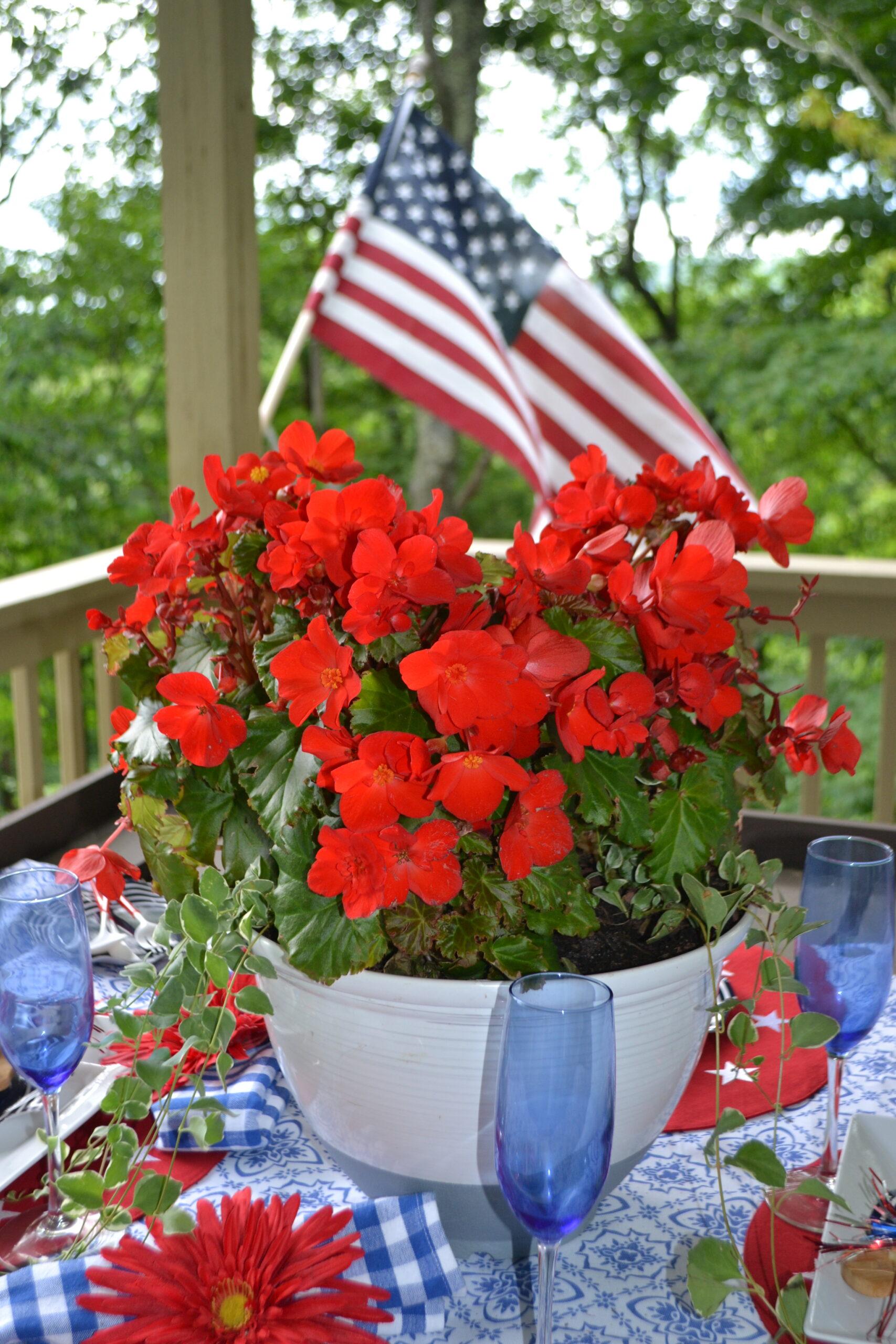 Table centerpiece for cherry vanilla cupcakes lizbushong.com