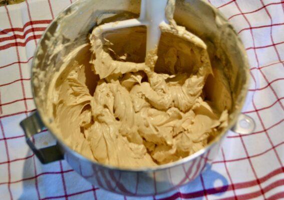 Making Caramel Swiss Buttercream for Cupcakes/ cakes lizbushong.com