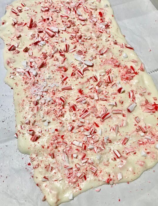 How to Make Peppermint Bark lizbushong.com