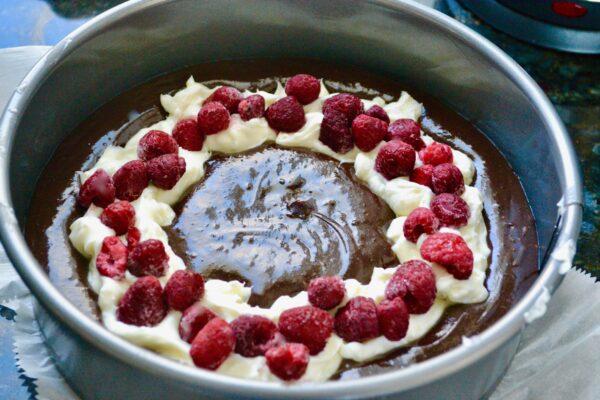 How to Make Chocolate Raspberry Truffle Cake lizbushong.com