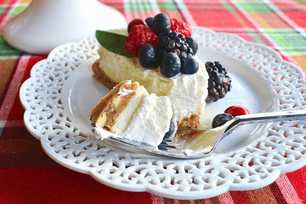 How to make a no bake berry wreath cheesecake lizbushong.com