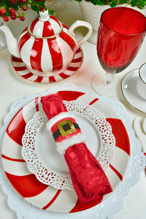 How to make Santa NapkinRing 467 x 700 lizbushong.com