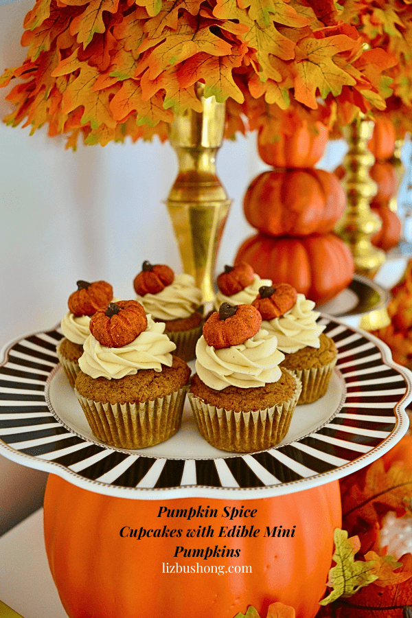 How to make pumpkin spice cupcakes edible pumpkin garnish lizbushong.com